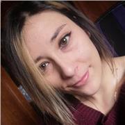 Profesora de castellano que imparte a alumnos que hablan ingles